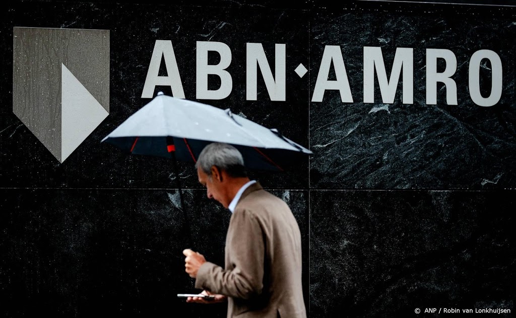 ABN AMRO zakt op Damrak na update strategie 