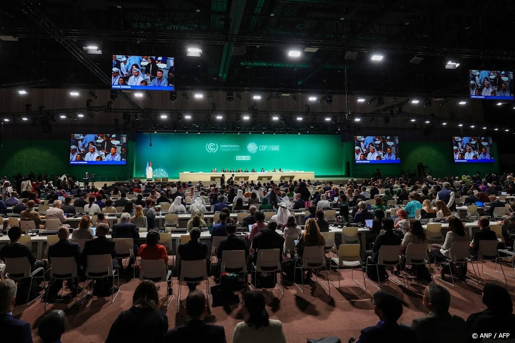 Klimaattop opent met moment stilte voor Gaza