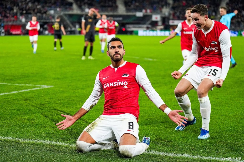 AZ krijgt hulp van Aston Villa, dat Legia Warschau verslaat