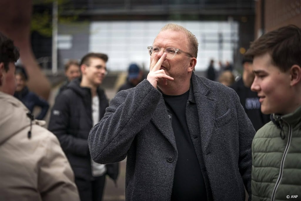 Jan Roos weer thuis na arrestatie voor oproep tot geweld