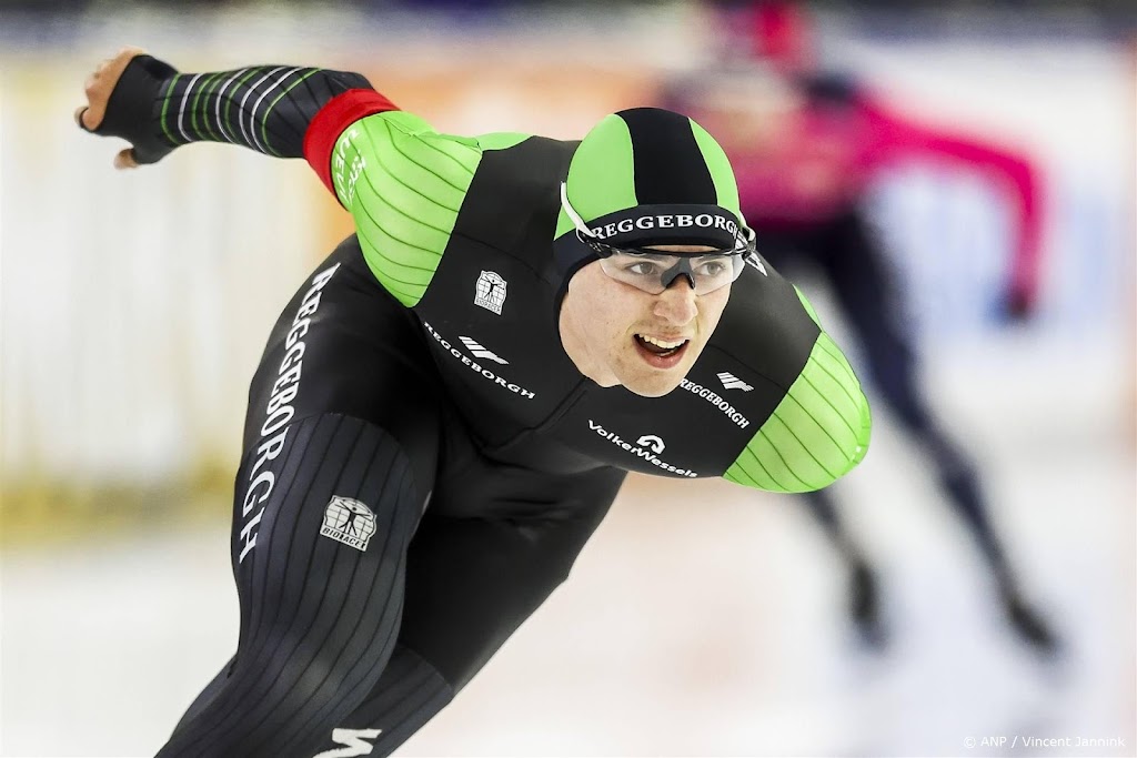Schaatser Stolz houdt De Boo net achter zich op 1000 meter