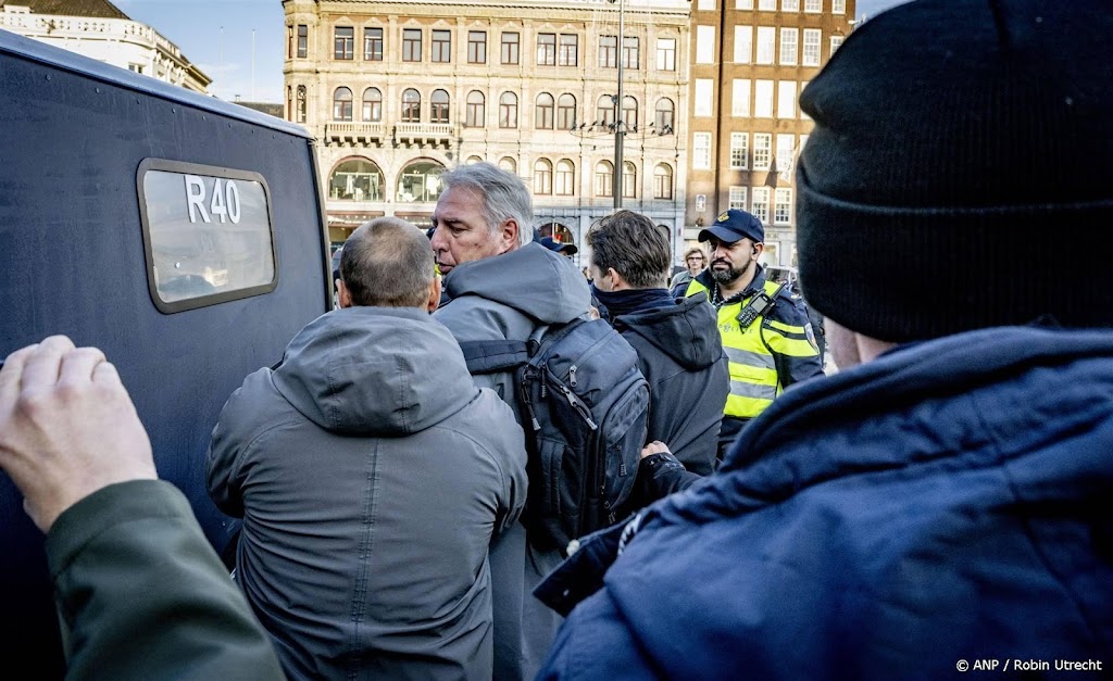 Vijf aanhoudingen op Dam in Amsterdam na protestverbod