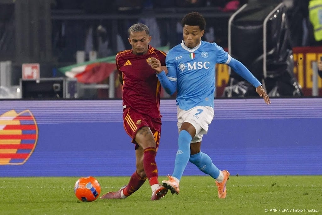Neres helpt Napoli aan zege op AS Roma