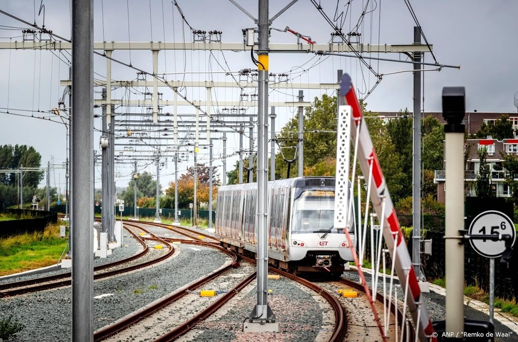 RET-directeur: Hoekse Lijn overtreft alle verwachtingen