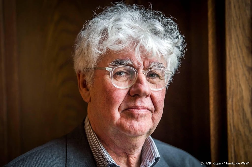 Aangifte tegen Geert Mak wegens spoorlopen