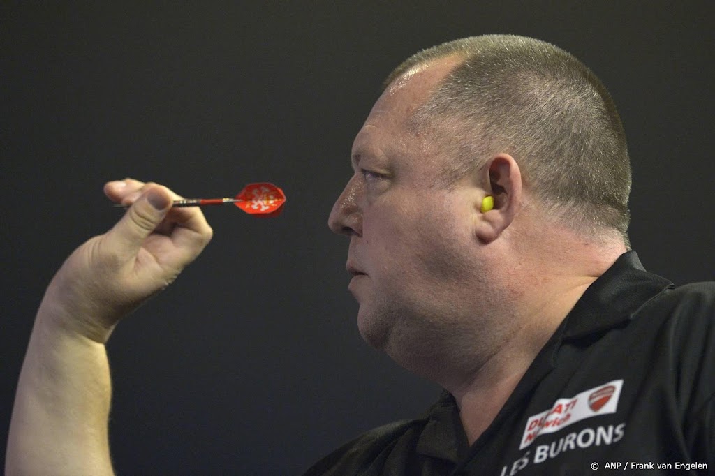 King na tien jaar weer in kwartfinale WK darts