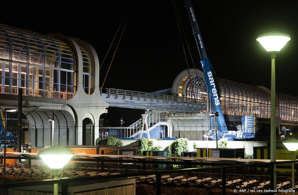 Noodbrug over A12 Zoetermeer op plek, weg zaterdag weer open