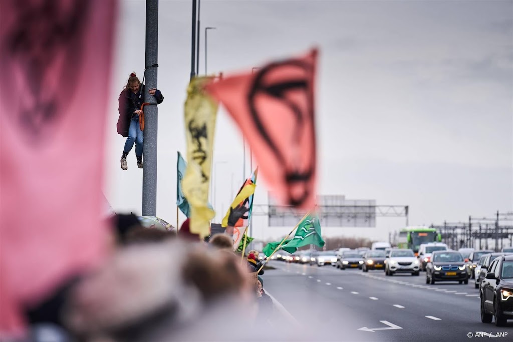 Politie: kleine groep demonstranten al eerder A10 op