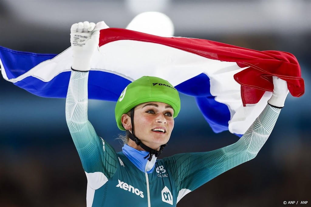 Schouten naar tiende titel op massastart, eerste goud Visser