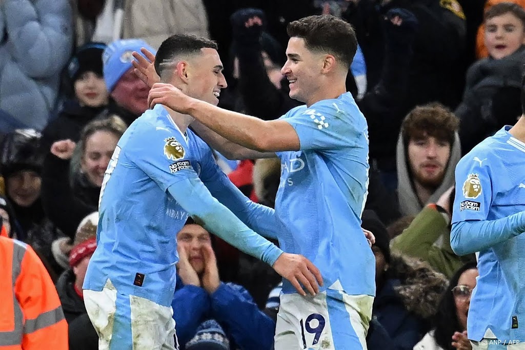 Manchester City klopt hekkensluiter Sheffield en houdt aansluiting