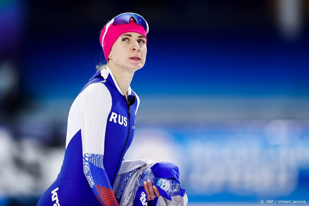 Voronina wint 3 km met baanrecord, zilver De Jong, brons Schouten