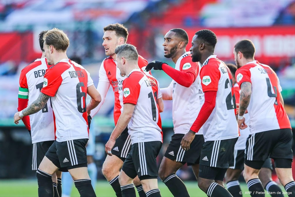 Feyenoord in De Kuip met 3-1 te sterk voor PSV