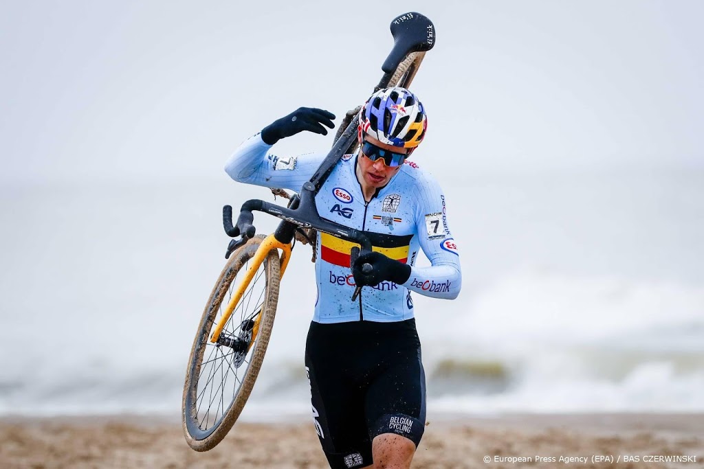 Van Aert teleurgesteld in zichzelf na zilver op WK