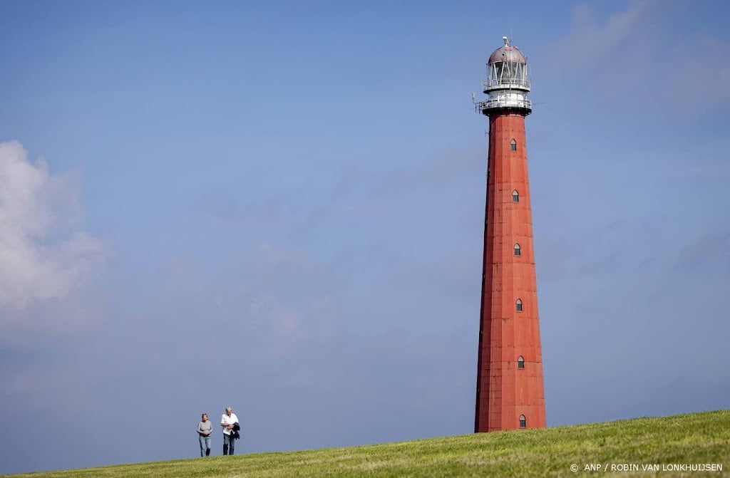 Drone-onderzoek moet uitwijzen of Helderse vuurtoren te redden is