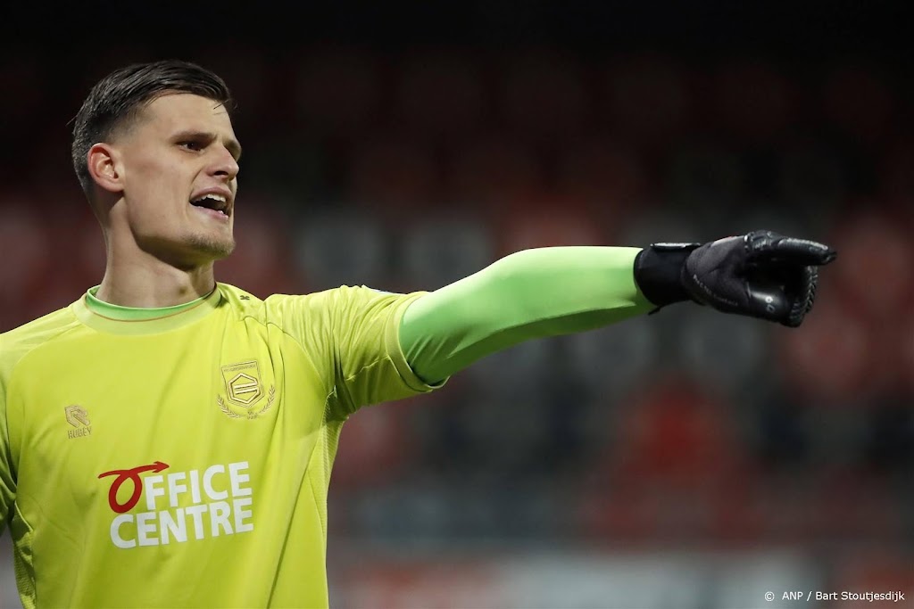 Groningen verhuurt doelman Hoekstra aan PEC Zwolle