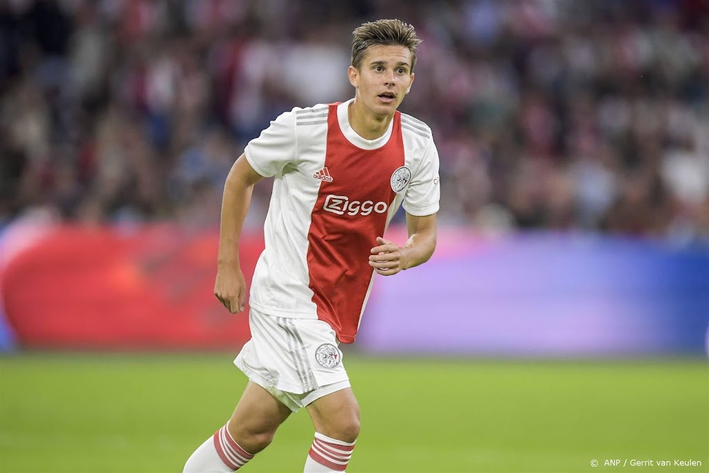 FC Utrecht neemt Deense middenvelder Jensen over van Ajax 