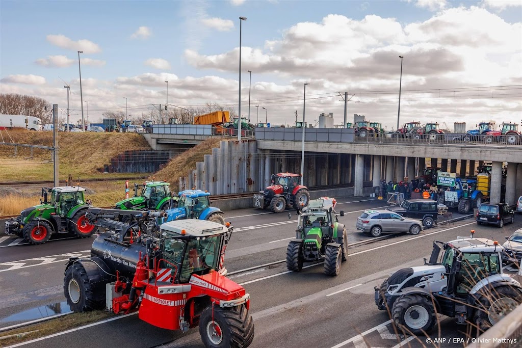 Boerenprotest Frankrijk houdt aan, breidt zich uit naar buurlanden