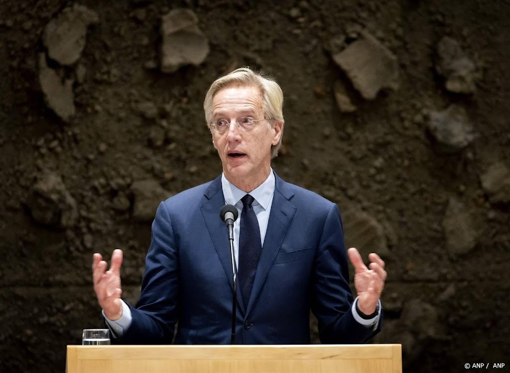 Minister stelt ruim 3 ton beschikbaar voor Fries op universiteit