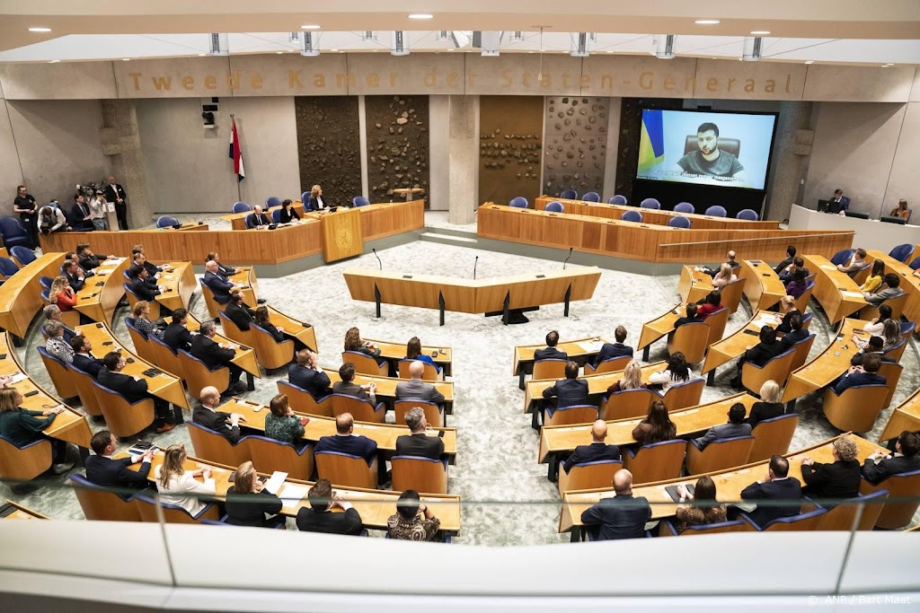 Zelenski vraagt aandacht voor wederopbouw Oekraïne