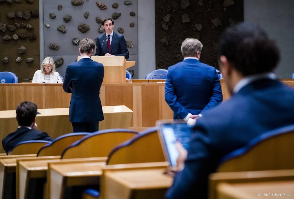 Hoekstra geeft toe: uitvoering en toezicht sancties kunnen beter