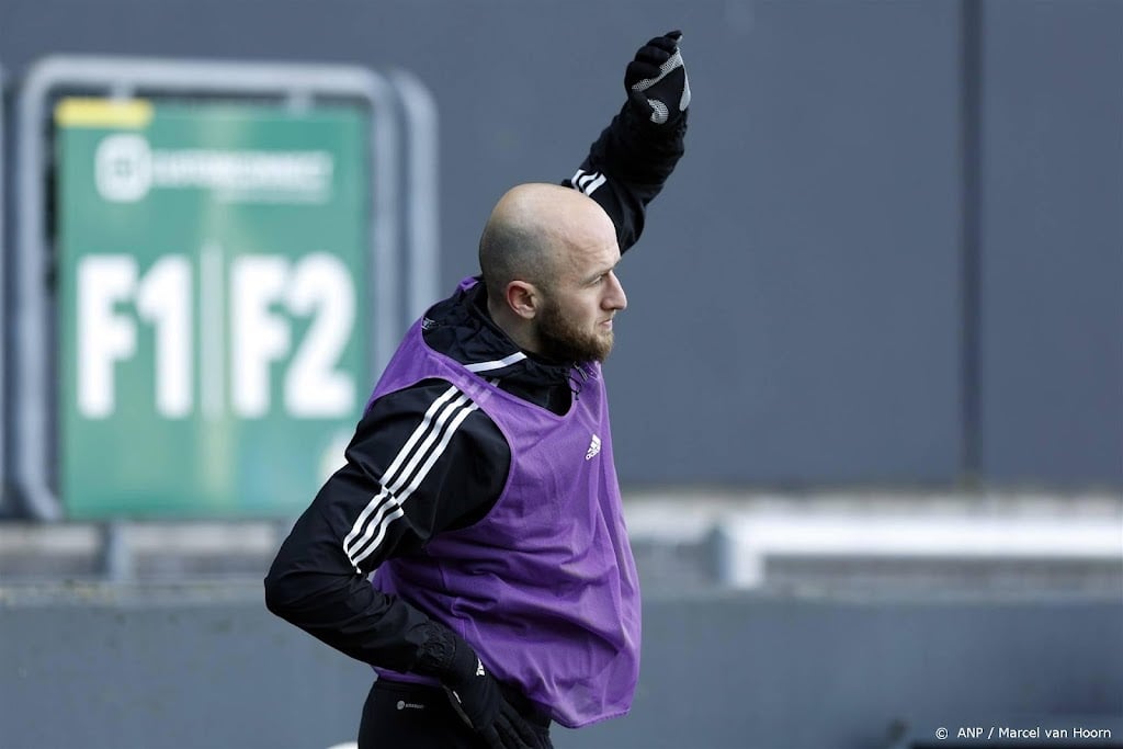 Feyenoord-trainer Slot rekent tegen Sparta op Trauner