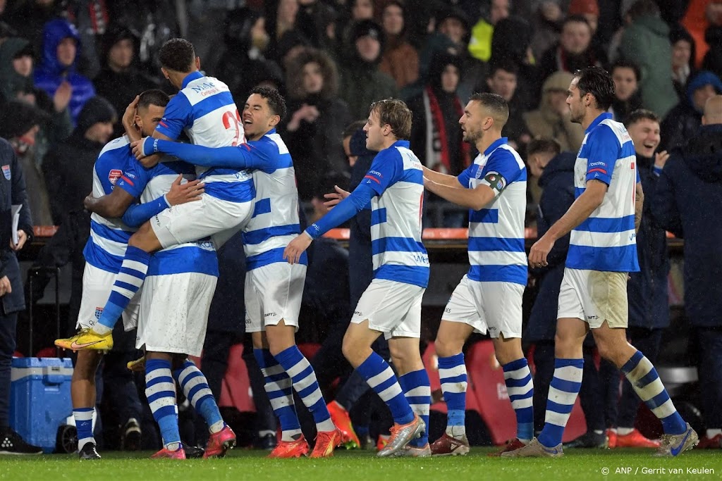 PEC Zwolle verstevigt koppositie van eerste divisie 