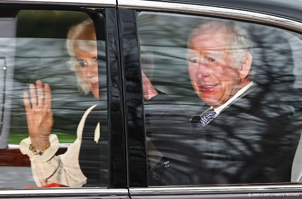 Koning Charles laat zich weer in openbaar zien