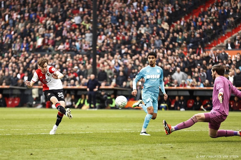 Feyenoord knokt zich terug van achterstand en verslaat FC Utrecht