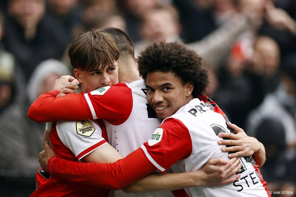 Veerkrachtig Feyenoord verkleint achterstand op PSV tot 7 punten