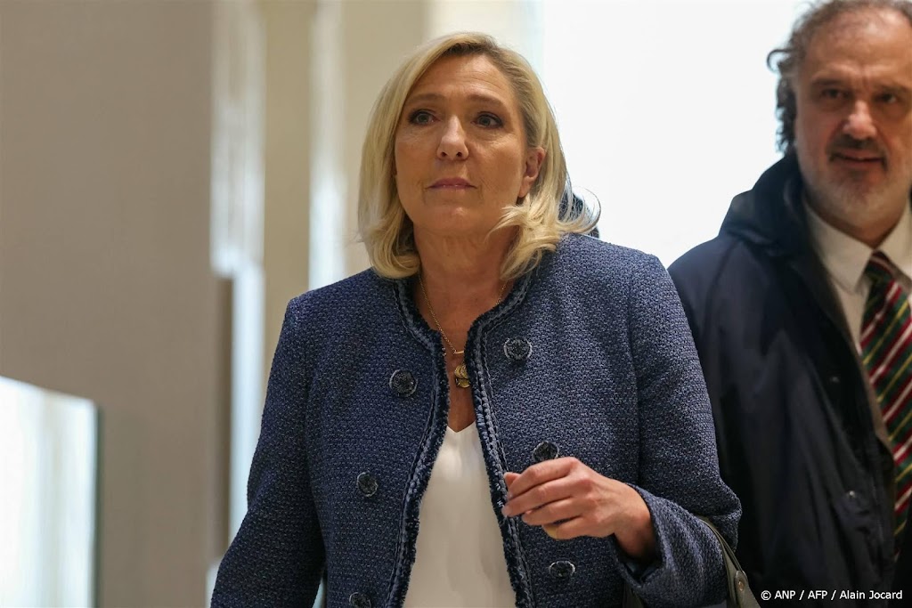 Le Pen in rechtszaal voor uitspraak over politieke toekomst