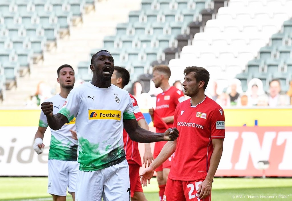 Borussia Mönchengladbach na zege weer derde in de Bundesliga