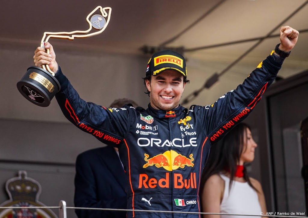 Pérez blijft tot en met 2024 teamgenoot Verstappen bij Red Bull 