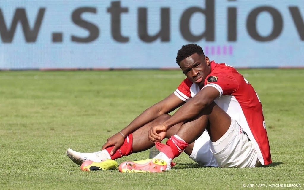 Voetballers Keita en Engels als reserves bij Belgische ploeg 