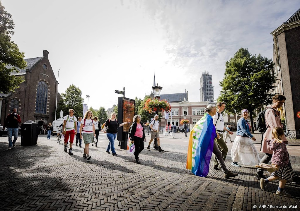 Pride-pelgrims aangekomen in Amsterdam 