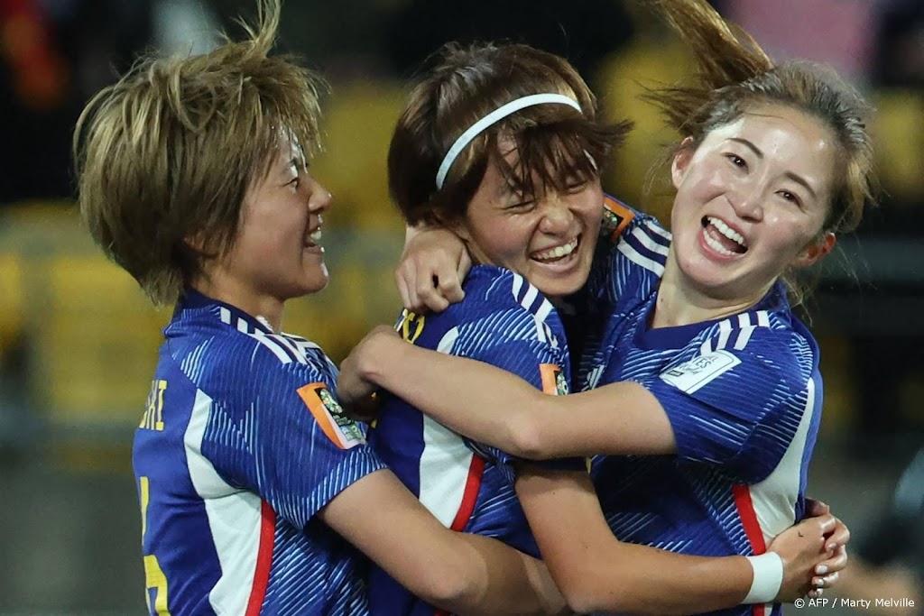 Japanse voetbalsters als groepswinnaar naar achtste finales WK