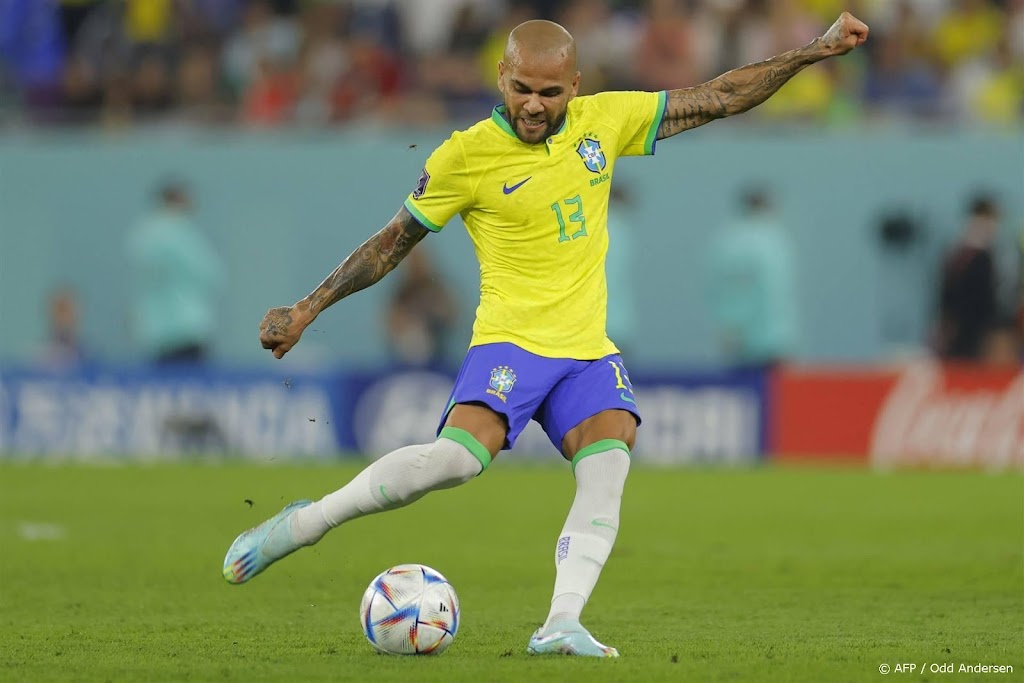 Braziliaanse oud-international Alves aangeklaagd voor aanranding