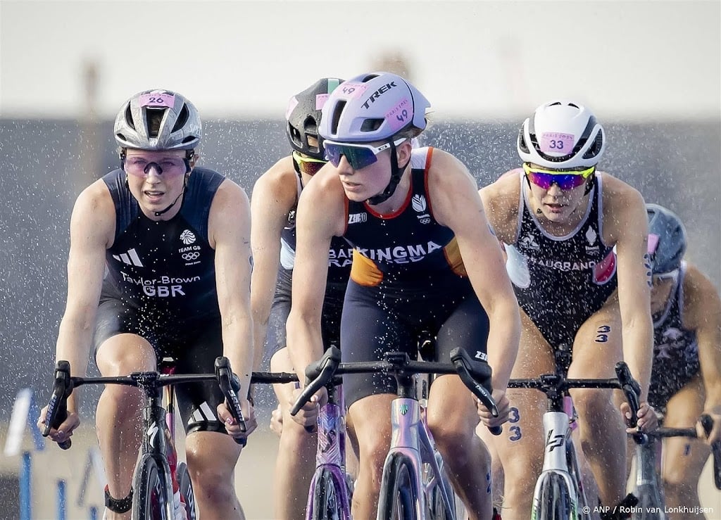 Kingma na sterke race zevende in olympische triatlon Parijs