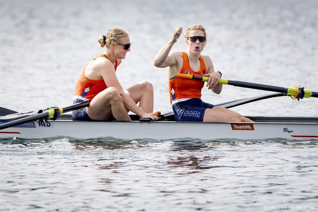 Roeisters Clevering en Meester overtuigend naar finale tweezonder
