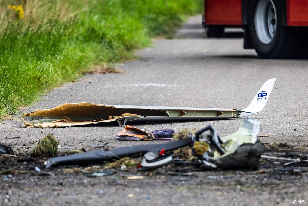 Neergestort vliegtuigje op A58 is van Vliegschool Breda Aviation