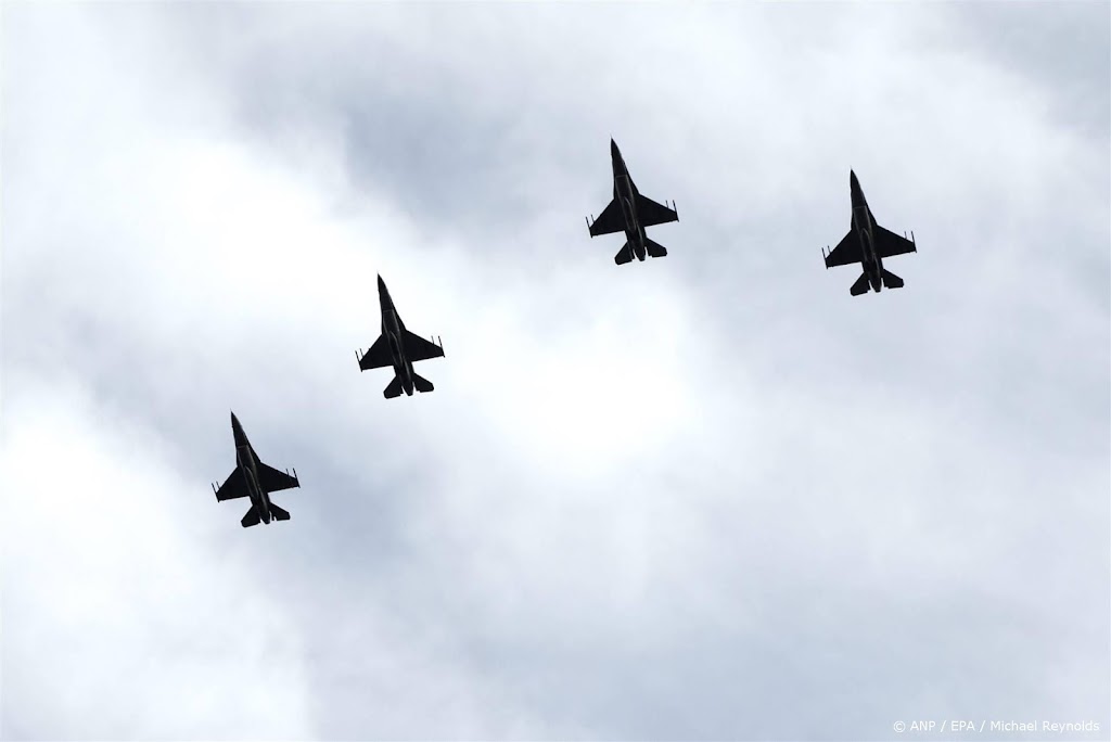Bloomberg: eerste F-16's geleverd aan Oekraïne