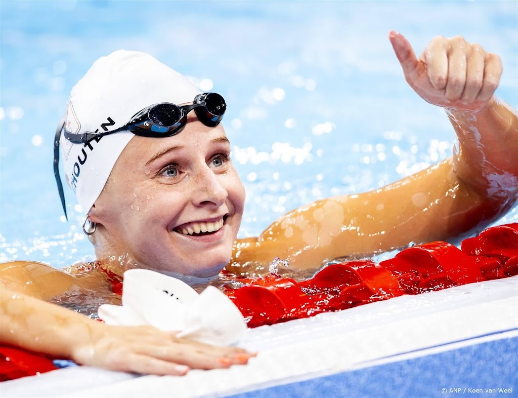 Medaillekandidate Schouten overtuigend naar finale 200 school
