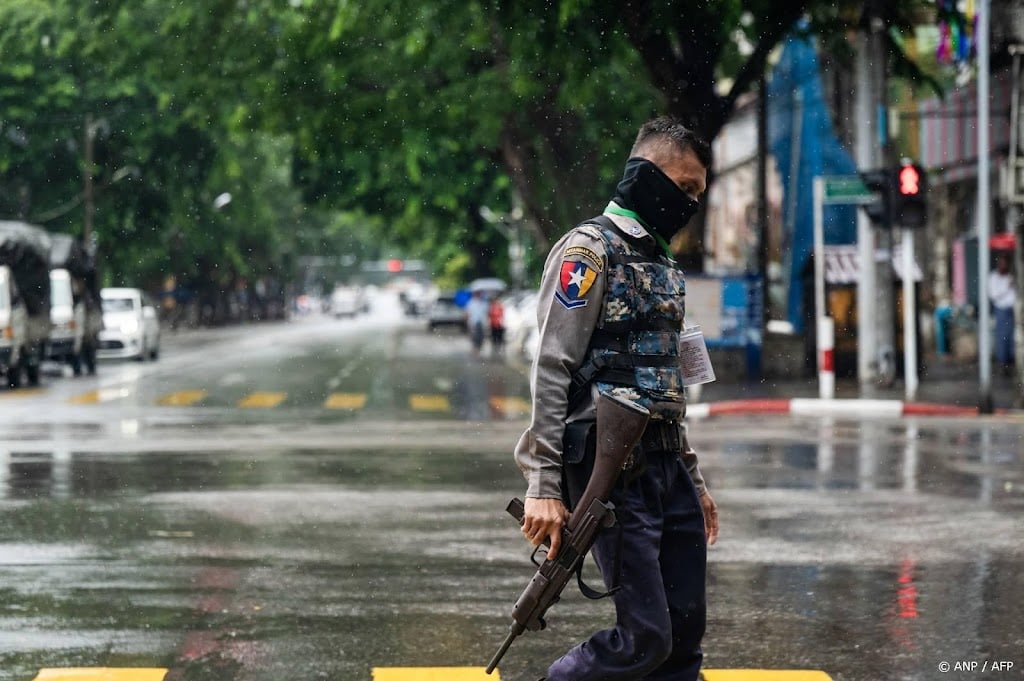 Militaire junta Myanmar heft noodtoestand op