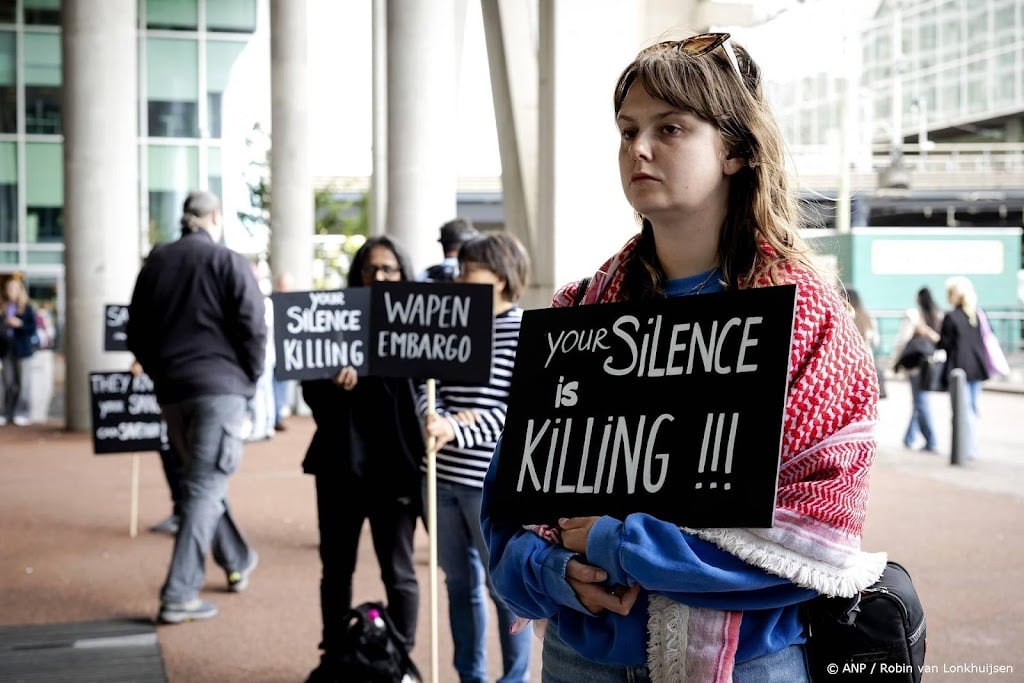Paar honderd mensen betogen in Den Haag voor Gaza