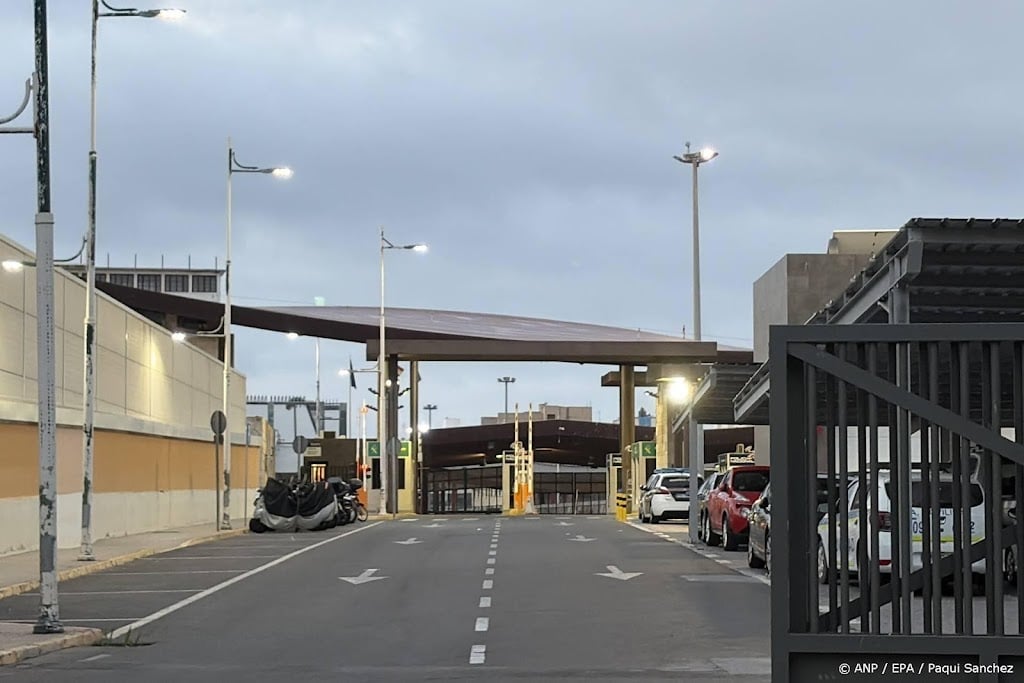 Honderden migranten zijn Spaans Melilla binnengedrongen
