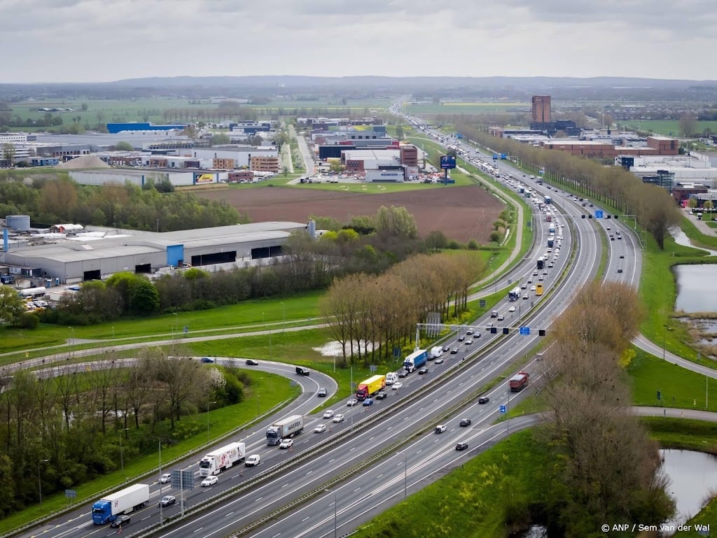 Ernstig ongeval op A12 bij Duitse grens