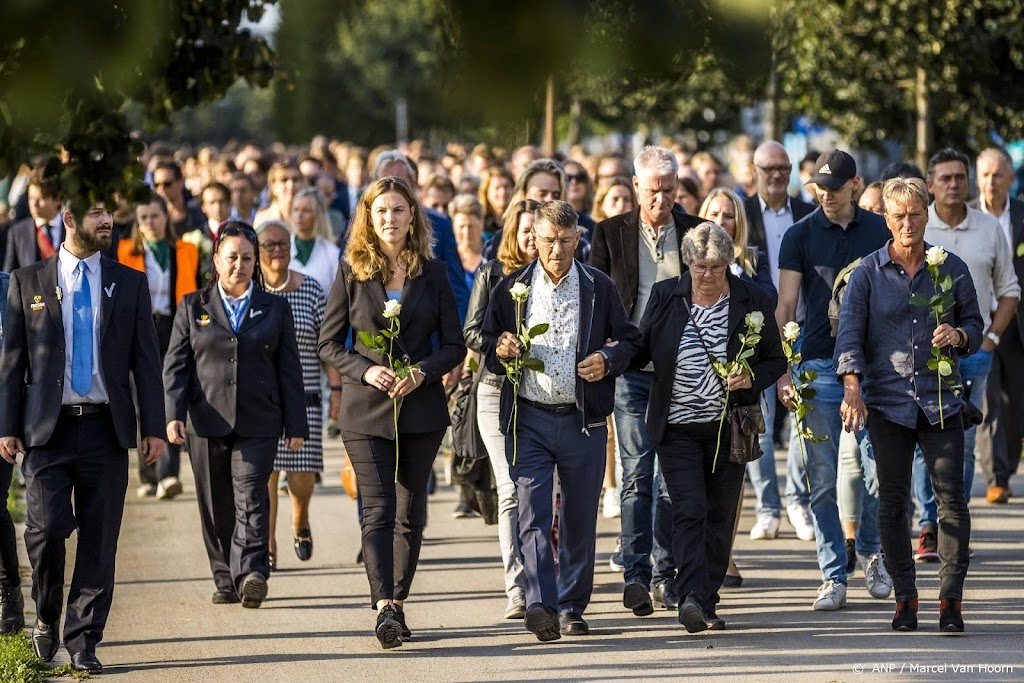 Honderden lopen mee met stille tocht voor Tanja Groen