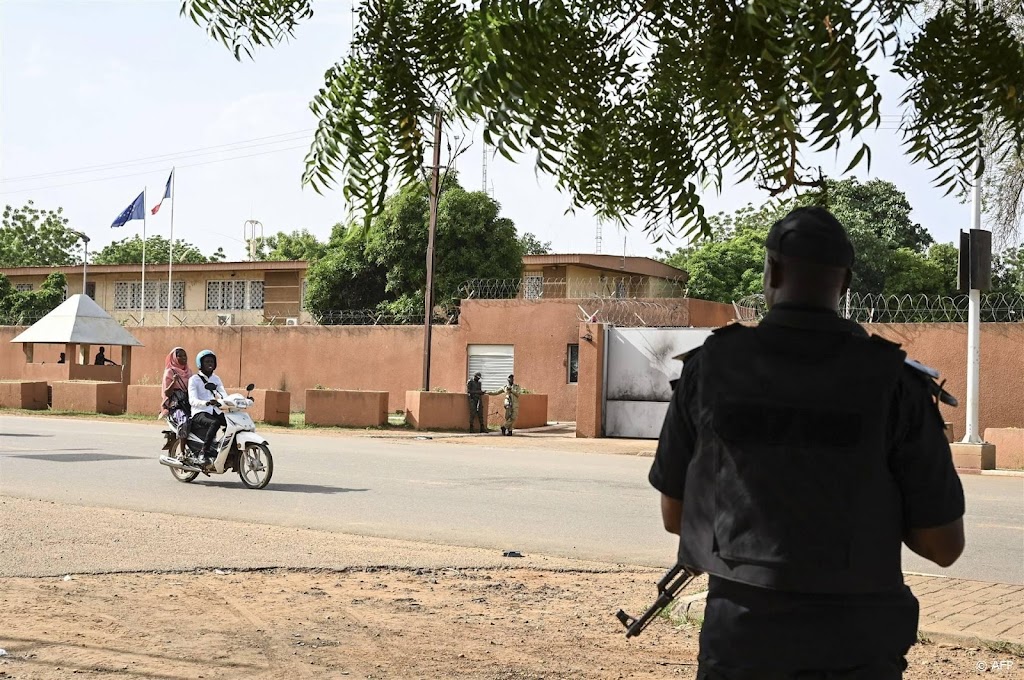 Junta Niger beveelt politie om Franse ambassadeur uit te zetten