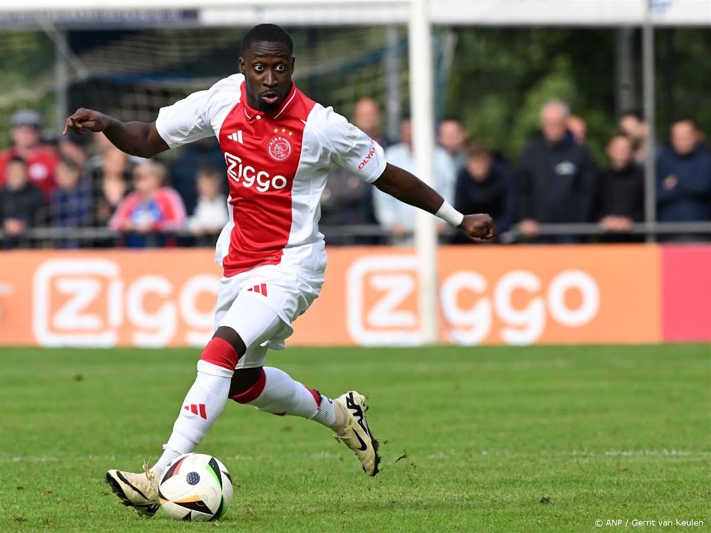 Ajax verhuurt aanvaller Forbs aan Wolverhampton