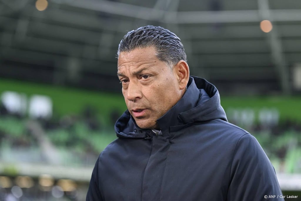 Fraser gaat bondscoach Menzo assisteren bij voetbalploeg Suriname