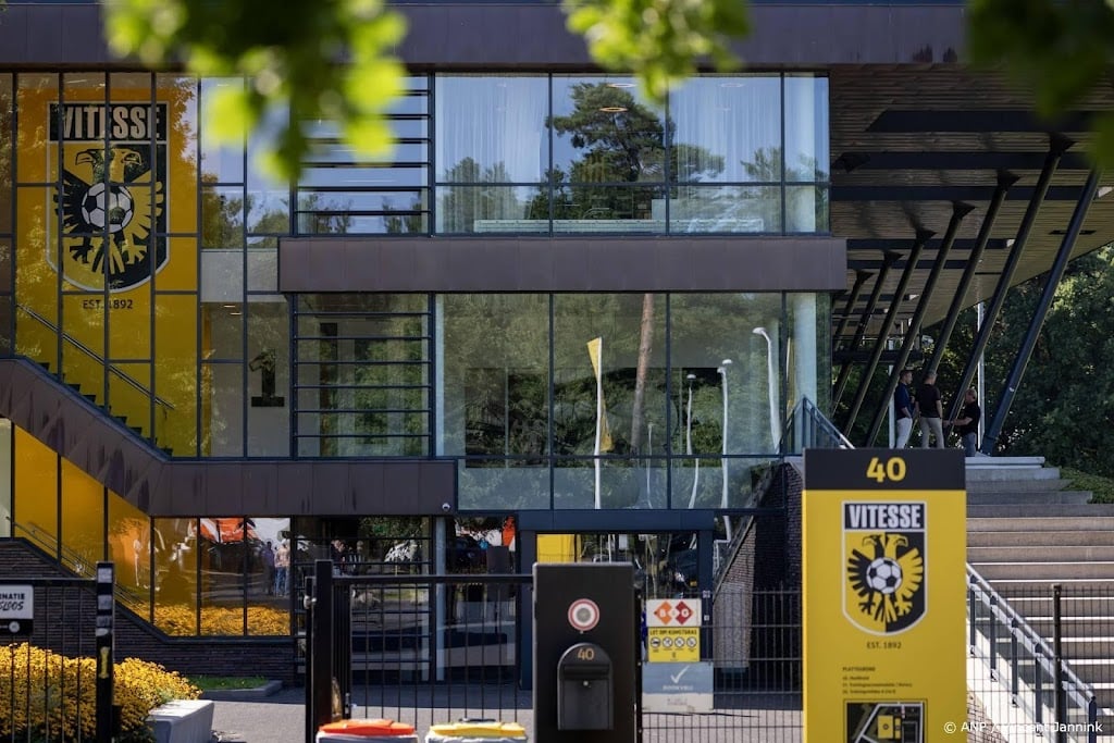 Vitesse stelt Mansvelder aan als algemeen directeur ad interim